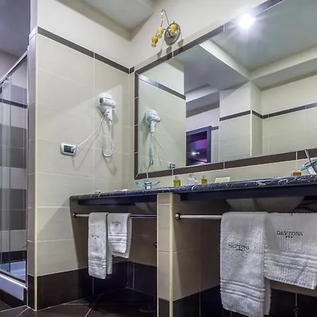מלון Daytona Palace 4*